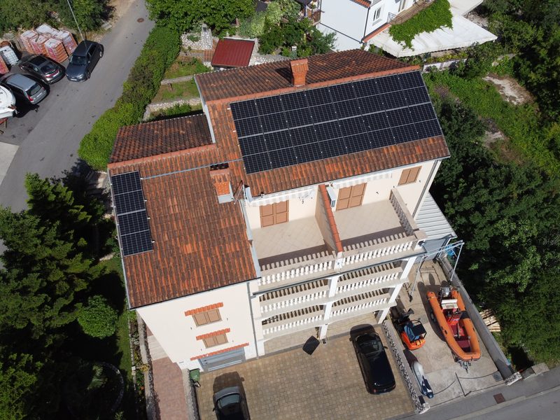 Solarna elektrana na obiteljskoj kući, kosi krov